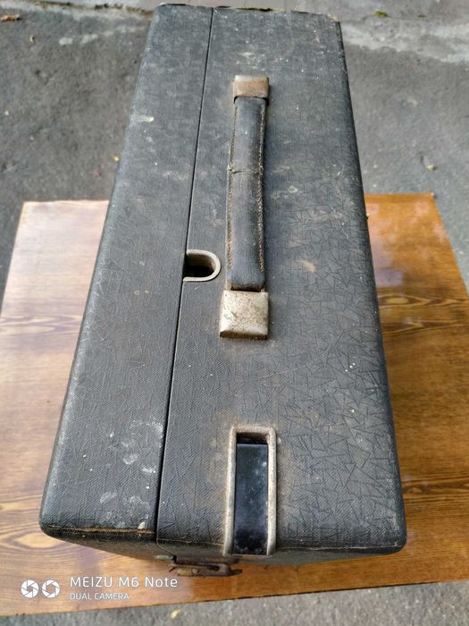 Патефон и пластинки виниловые