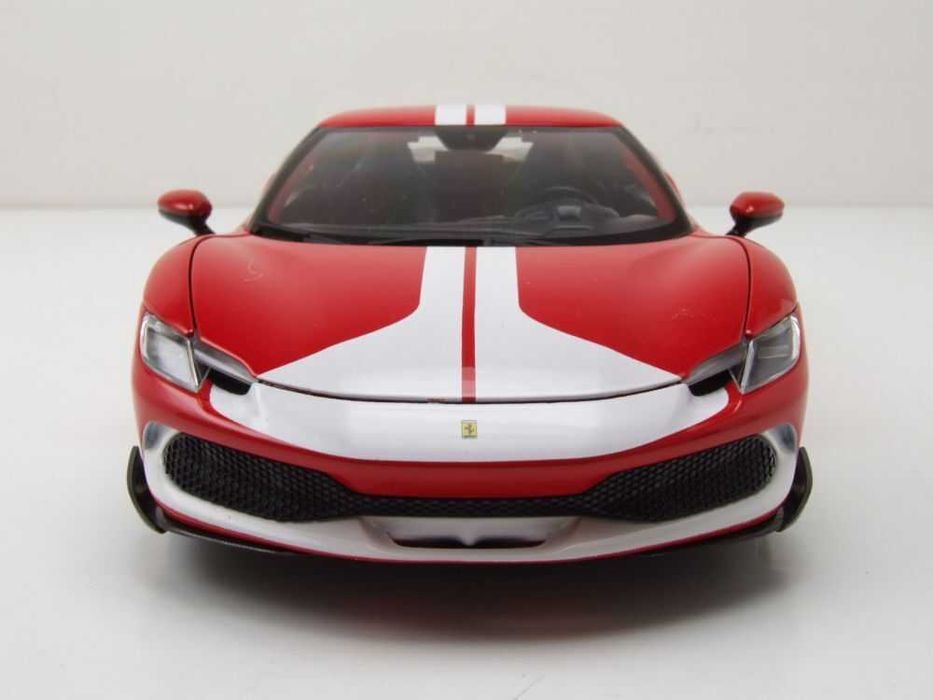 Model 1:18 Bburago Ferrari 296 GTB Assetto Fiorano 2022 red/white