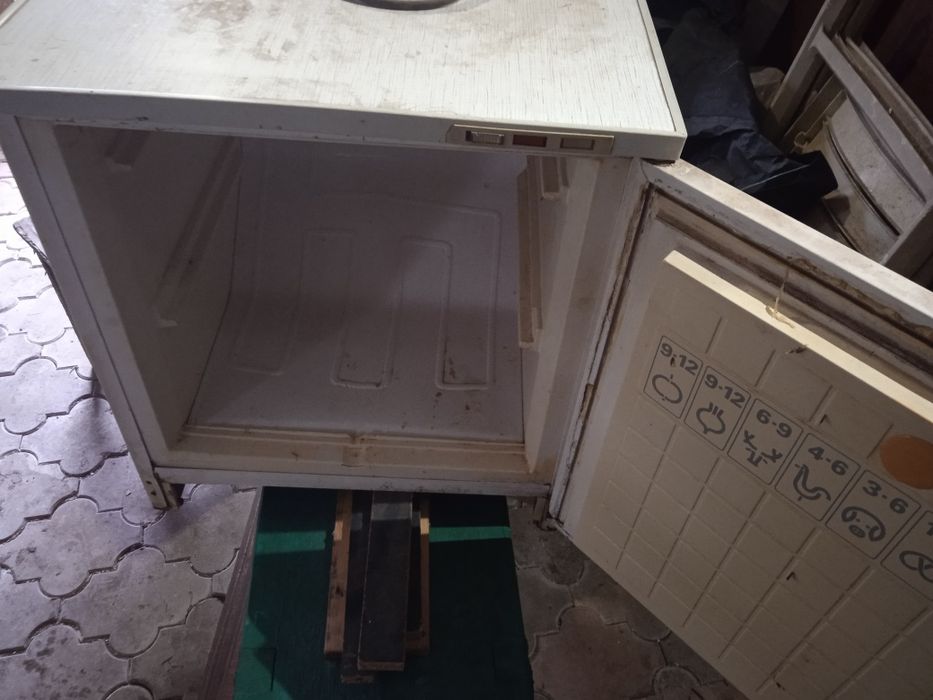 Морозильная камера из Германии в рабочем состоянии.