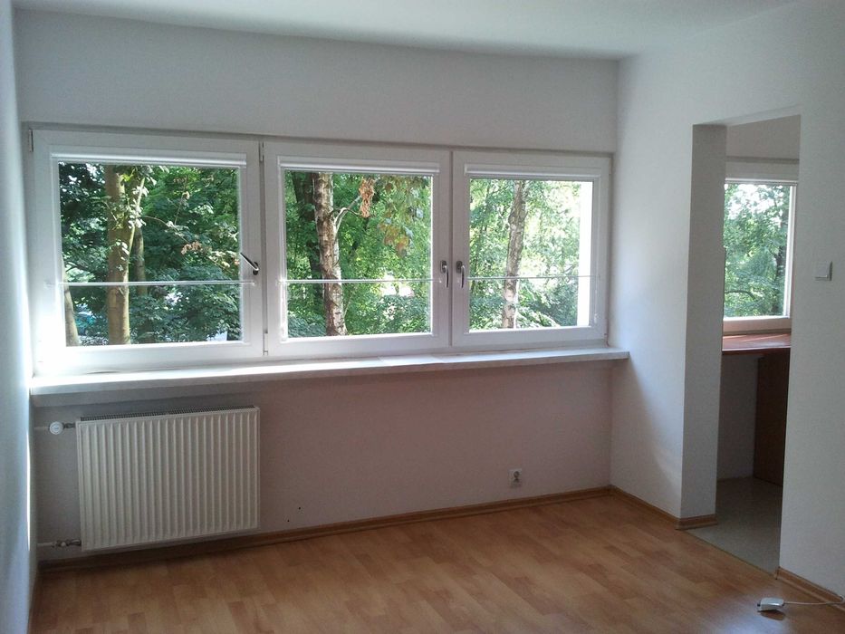 Kawalerka 30 m² na Żabieńcu – I piętro, osobna kuchnia, komórka