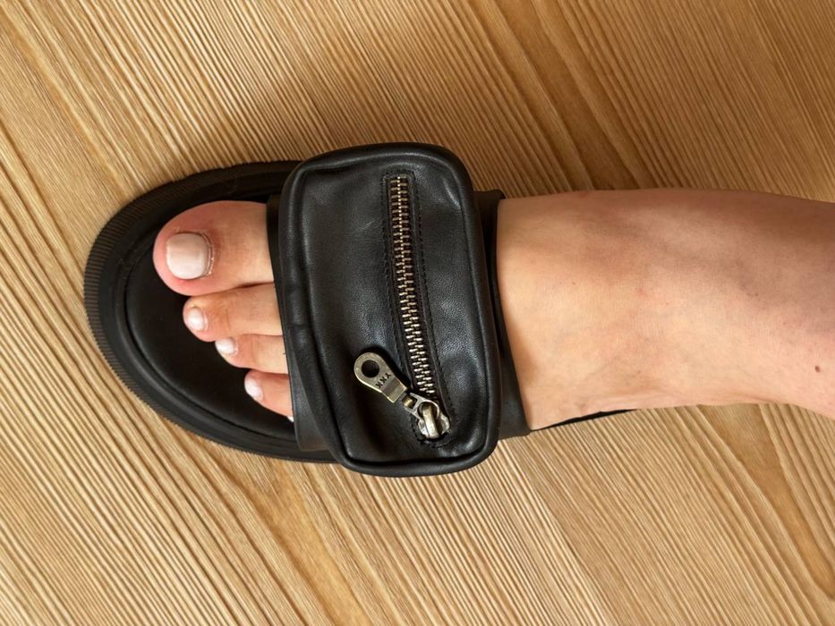 Капці/шльопанці жіночі Estro