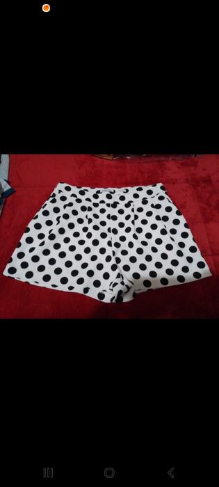 Calções às bolinhas