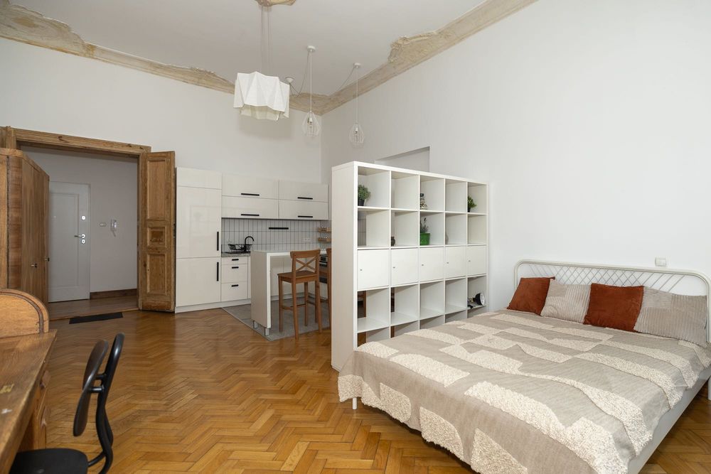 Stylowa kawalerka w kamienicy | Śródmieście