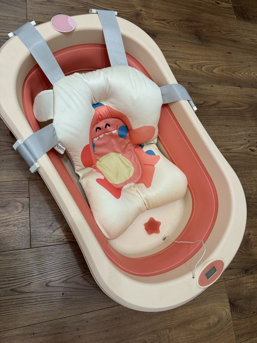 Ванна для купания малыша с градусником для воды