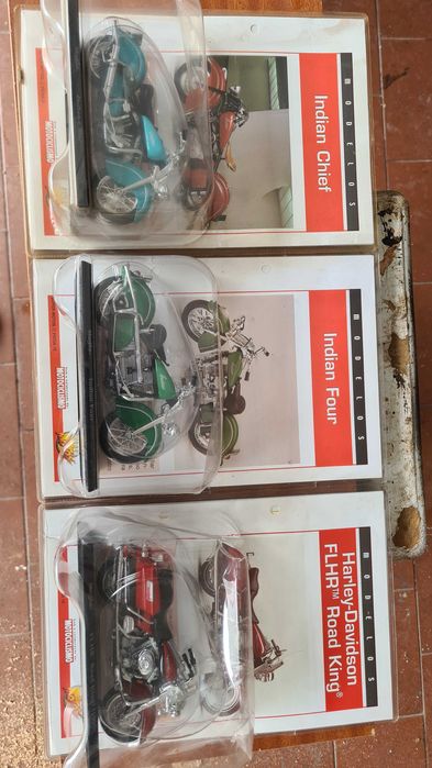 Coleção 22 miniaturas motos ainda seladas