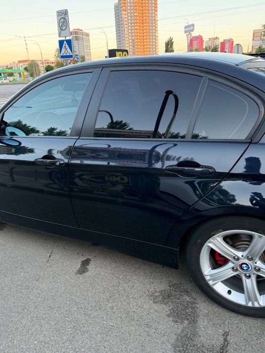 Продам автомобіль бмв е90