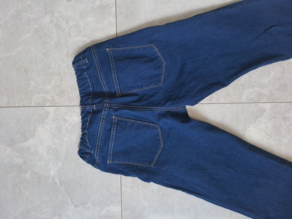 Spodnie jeans 152