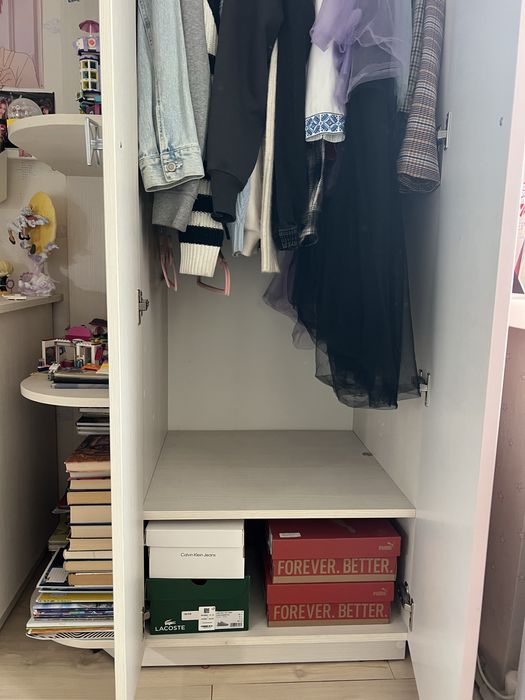 Шафа дитяча для дівчини