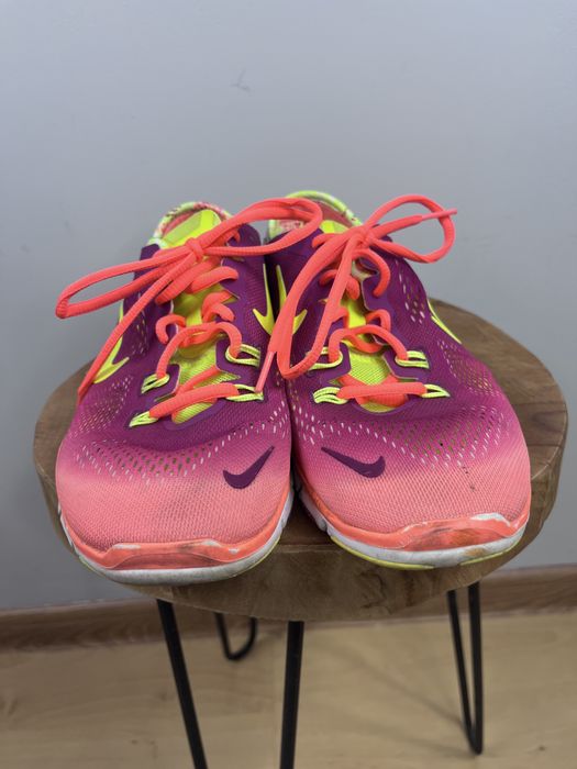 Kolorowe neonowe buty sportowe do biegania Nike rozmiar 39