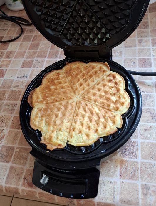 Gofrownica firmy SilverCrest
Dane techn