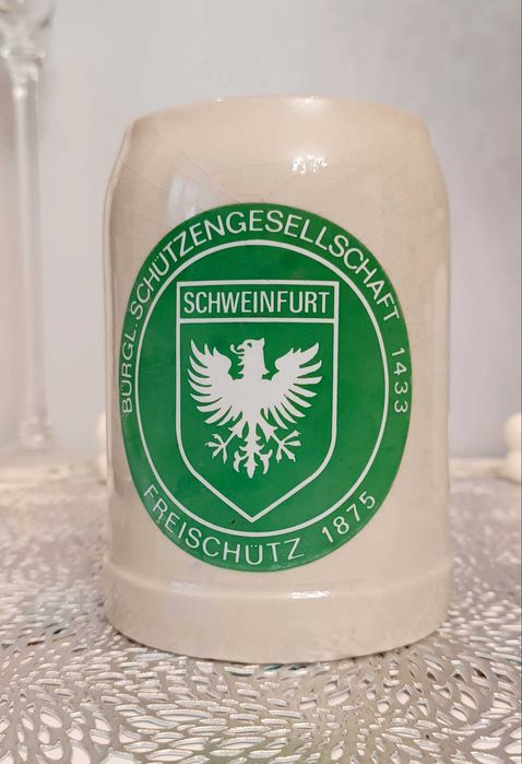 Kufel niemiecki - stary, z porcelany