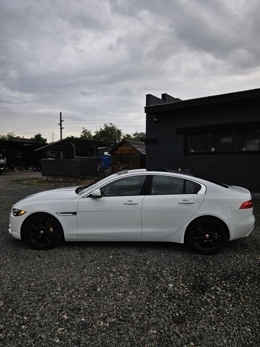 Продам Jaguar XE