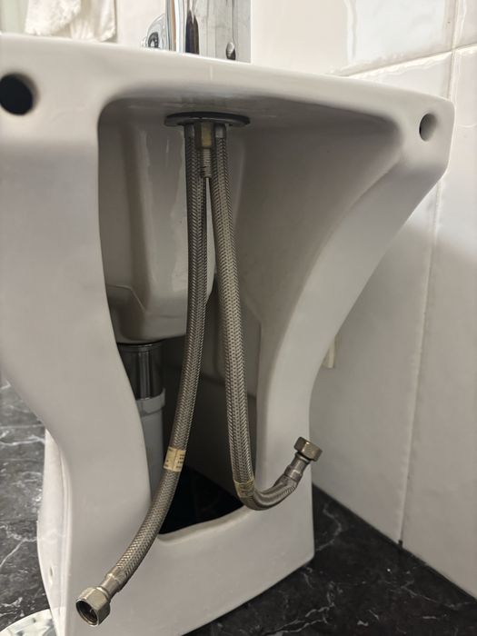 Doa-se 2 bidé Sanitana branco com torneira