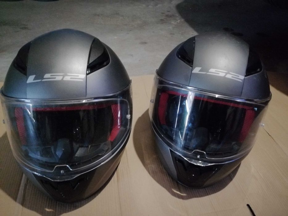 Capacetes como novos