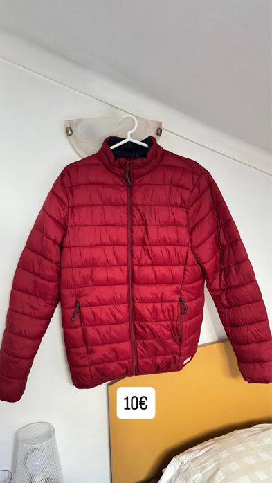 Varios modelos de casacos