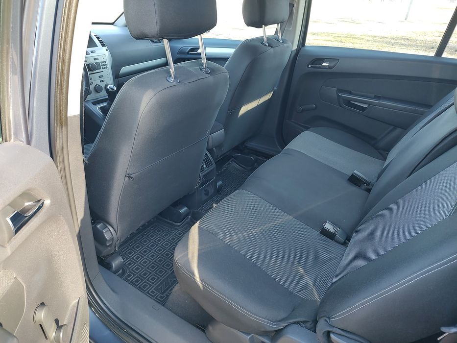 Opel Zafira 1.7 дизель 7 мест