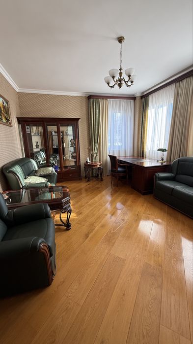 Оренда просторої 3-кімнатної квартири вул. Сахарова, 58а