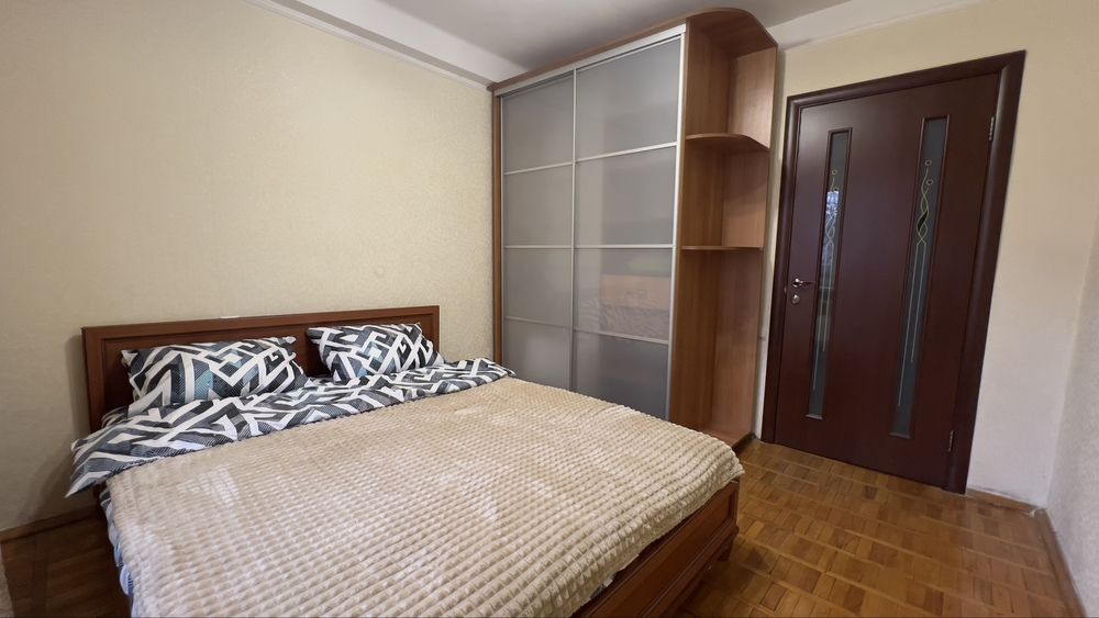 Подобово квартира Котельникова 2К метро Житомирська Академмістечко