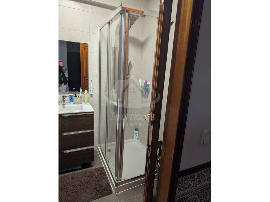 Apartamento T2 luminoso com varanda em Odivelas