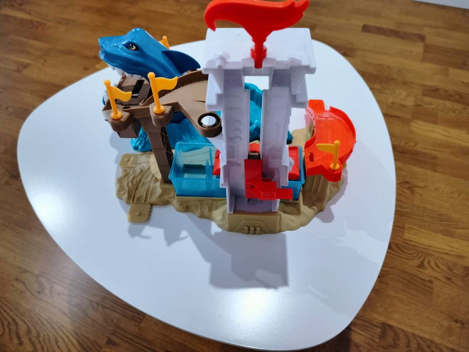 Tor Hot Wheels BGK04 rekin