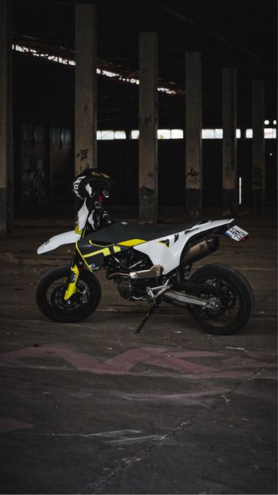 Husqvarna 701 supermoto 2022