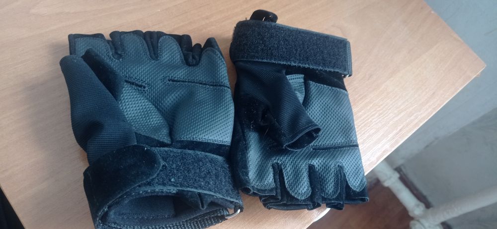 Тактичні перчатки BLACKHAWK розмір М для L плотно сидять