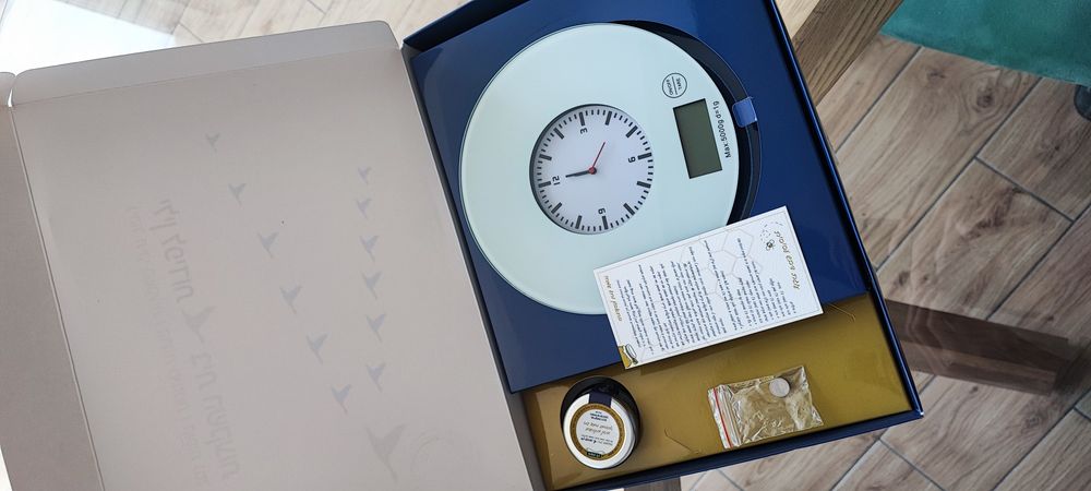 Кухонні ваги у подарунковій упаковці