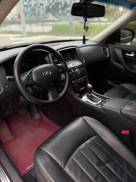 Продам infiniti ex 25