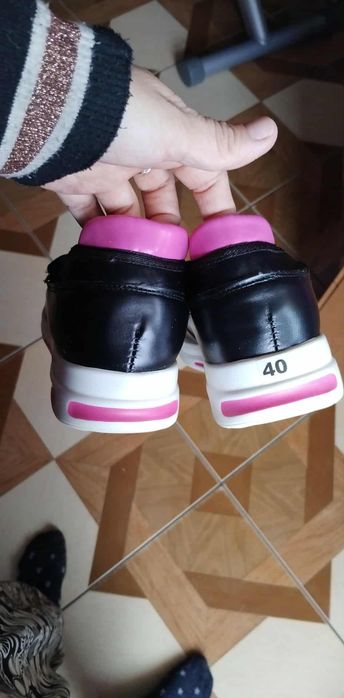 Tenisówki trampki  adydasy na rzep damskie r 40;41