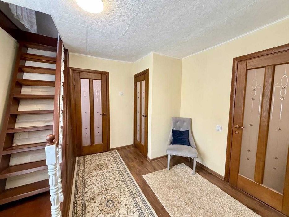 Продаж будинку з доглянутою ділянкою 6 сот.  Асфальтований доїзд