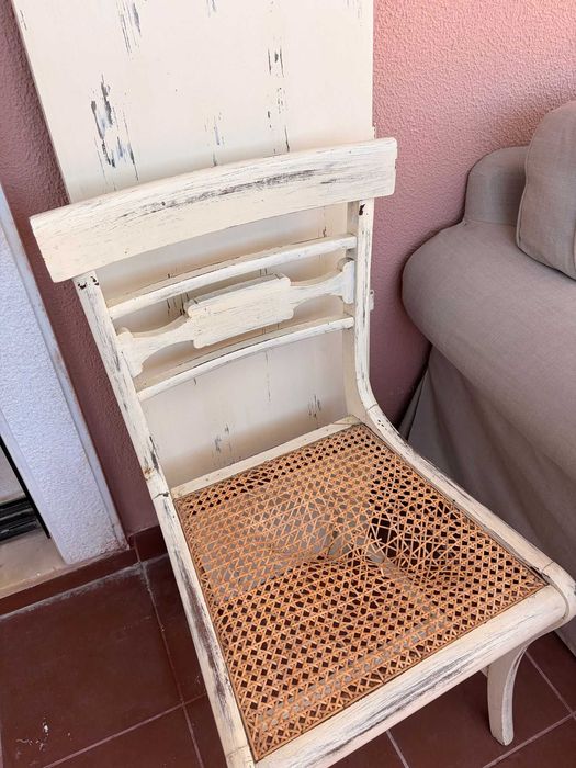 Conjunto mesa extensivél e cadeiras restauradas