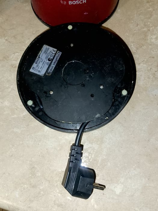 Электрочайник Bosch TWK 7704RU /01 — на запчасти / донор