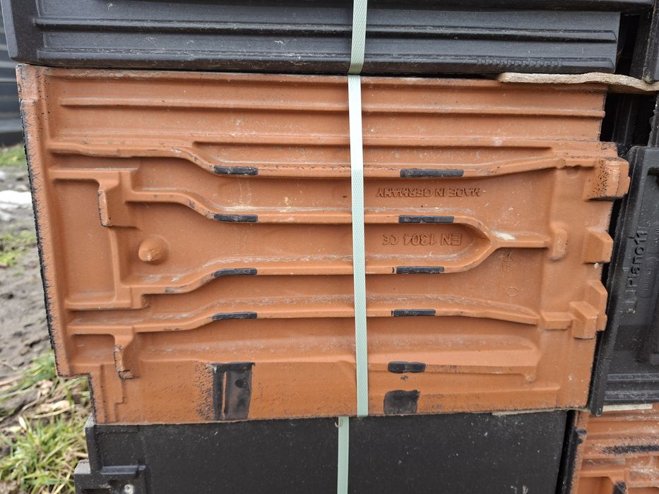 Dachówka ceramiczna Planoton 11 – około 14–15 m² – pozostałość po budo