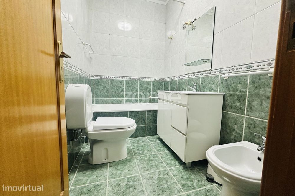 Apartamento T4 Com Garagem Fechada Em São Vitor - Braga