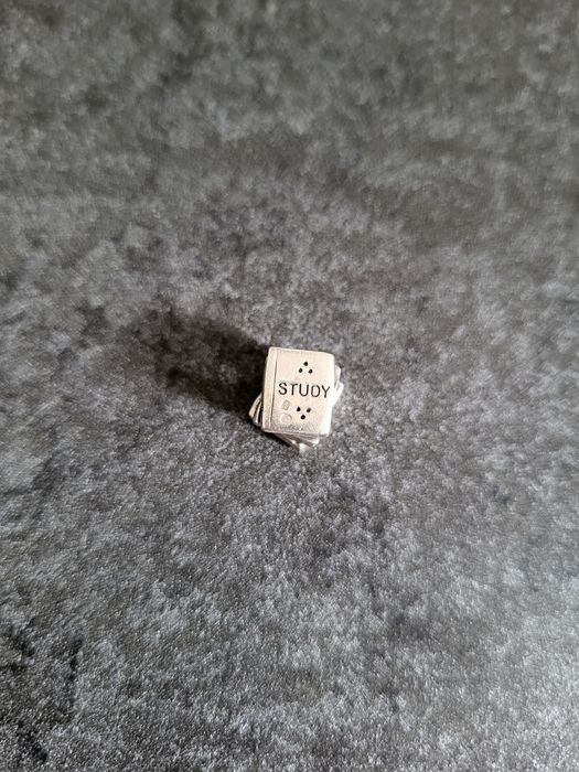 Conta Pandora Original - livro coruja