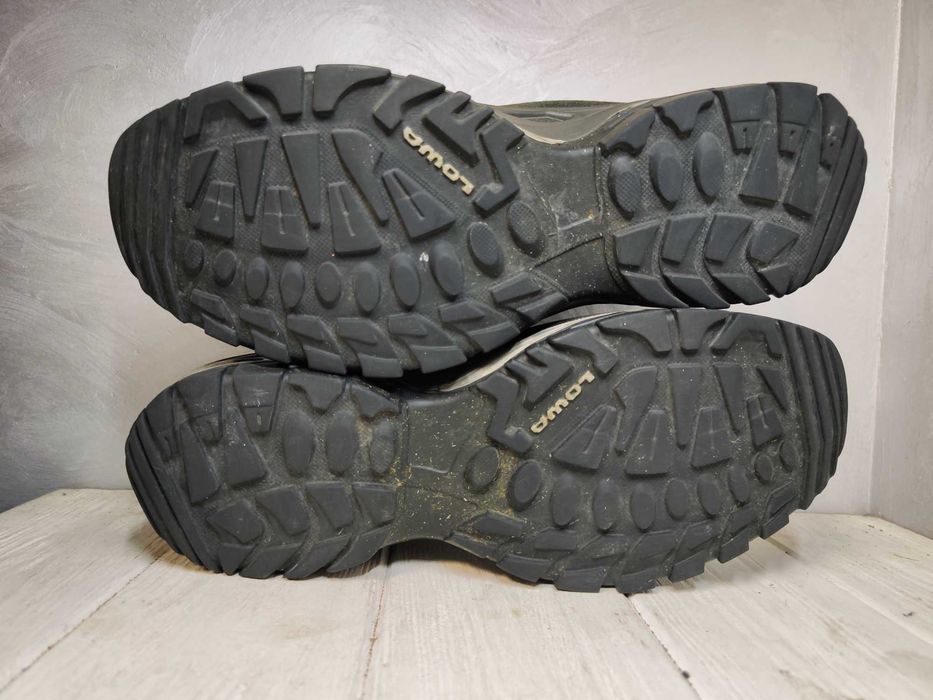 - Lowa Toro II Gore-Tex