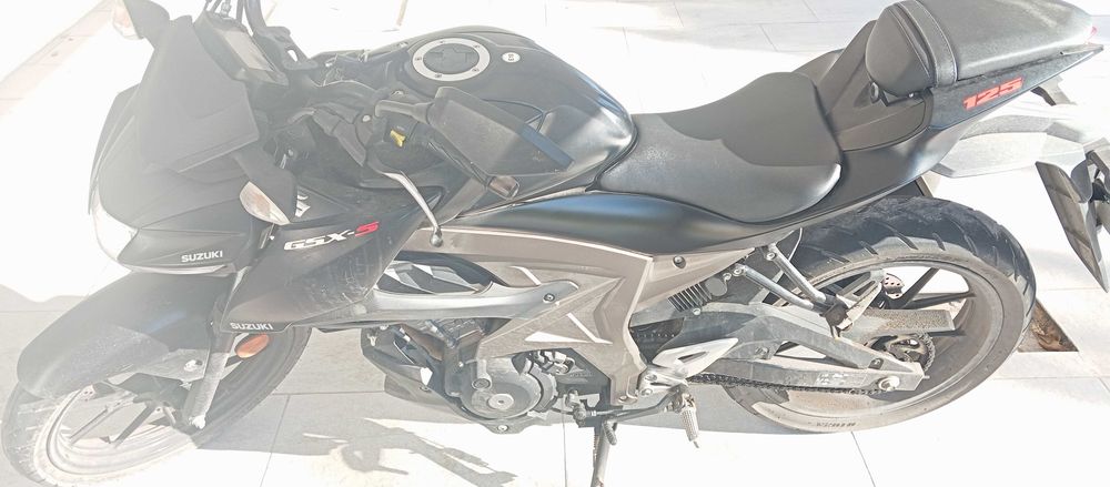 suzuki 125 preta