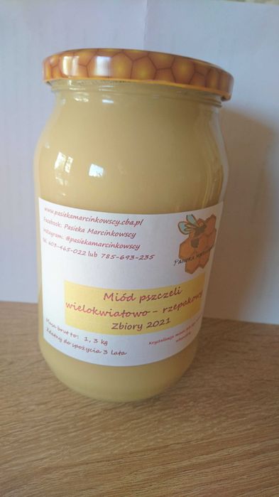 Miód pszczeli z własnej pasieki.