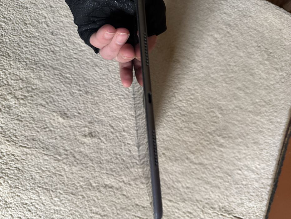 Ipad air 3 64 в wifi, можна скидати. батарея тримає довго