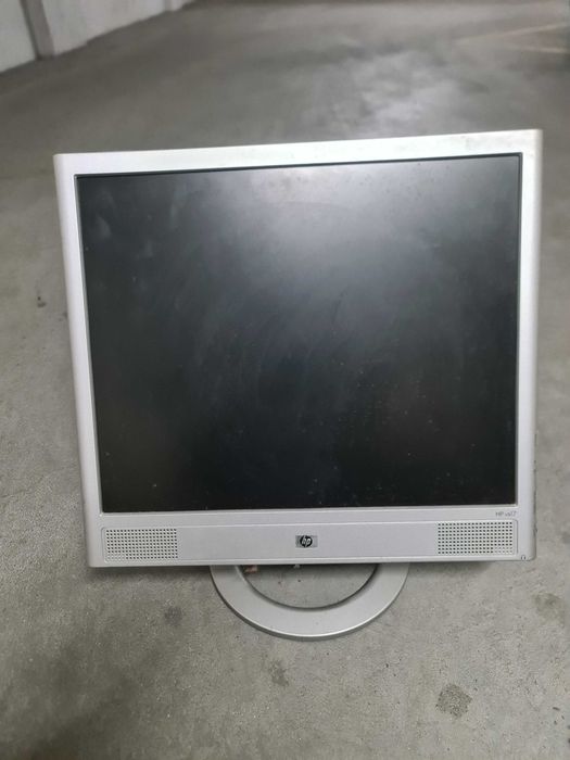 Monitor HP com pouco uso.64332155392513120