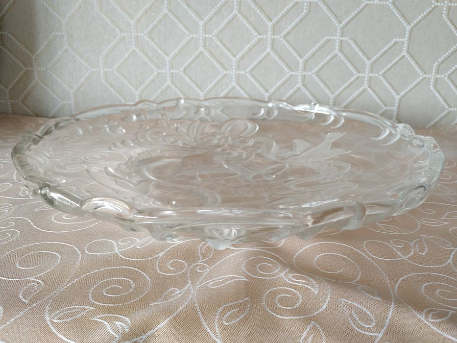 Festive Plate with Relief Design64862641638786121