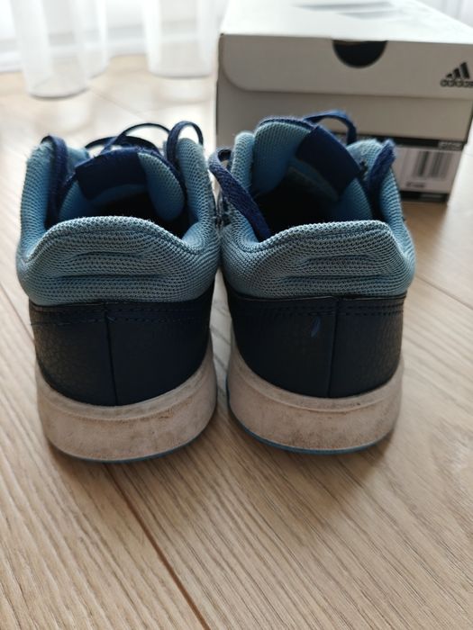 Buty sznurowane Adidas 30