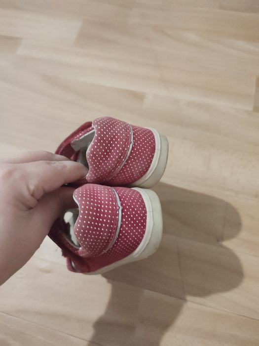 Продам босоножки для девочки р 25