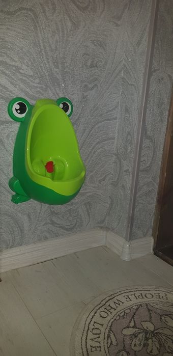 Пісуар дитячий, настінний,  туалет для хлопчика