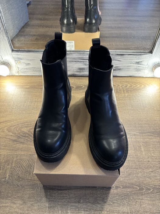 Шкіряні жіночі ботинки челсі Graceland