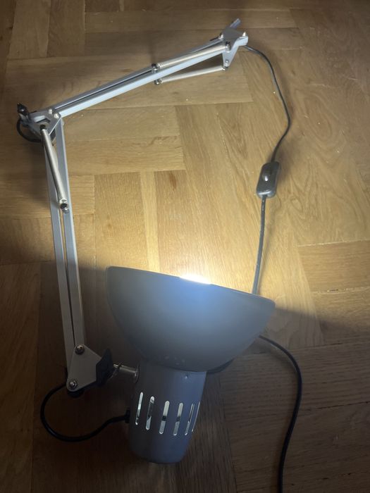 Lampka biurkowa konstruktorska