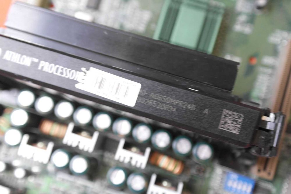 EPoX EP-7KXA Slot A + AMD Athlon 650MHz - комплект для коллекции