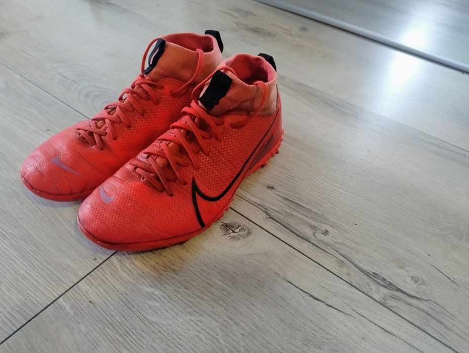 Turfy Nike Mercurial