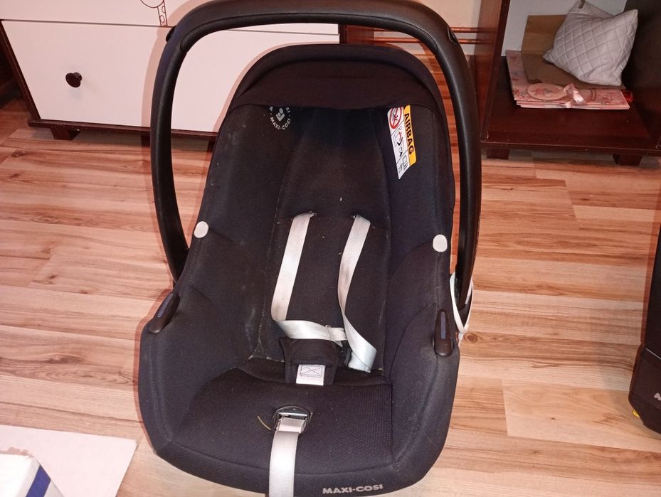Fotelik samochodowy 12 kg z baza