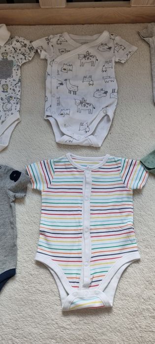 Body krótki rękaw  r.56/62-9 szt